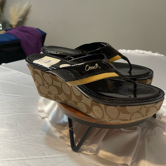 Coach Jody platform wedge thong sandal leather signature jacquard canvas 10 logo - Picture 4 of 13